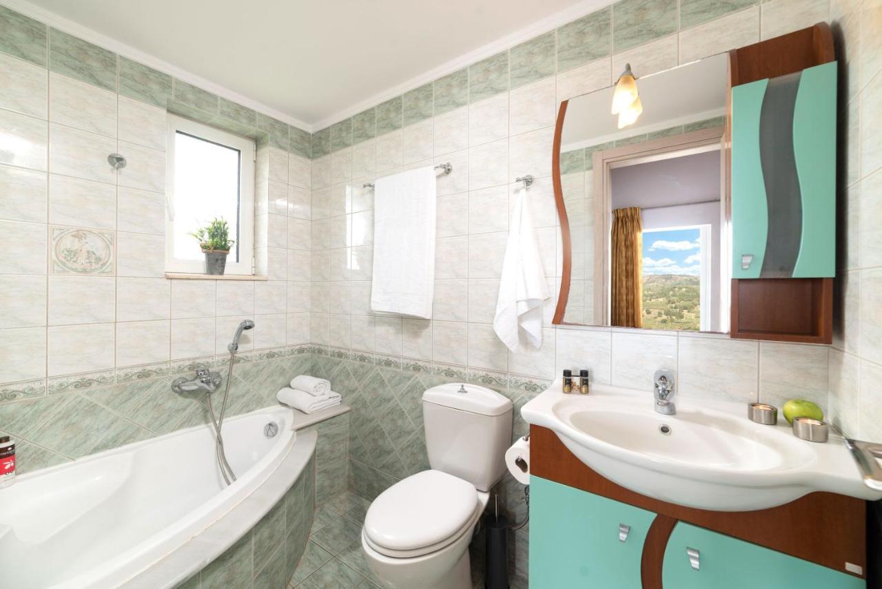 Villa Chrysallis With Heated Pool ゲオルギオポリス エクステリア 写真