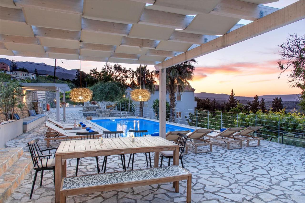 Villa Chrysallis With Heated Pool ゲオルギオポリス エクステリア 写真