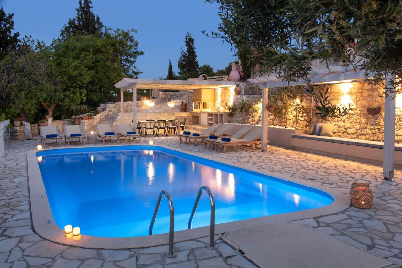 Villa Chrysallis With Heated Pool ゲオルギオポリス エクステリア 写真