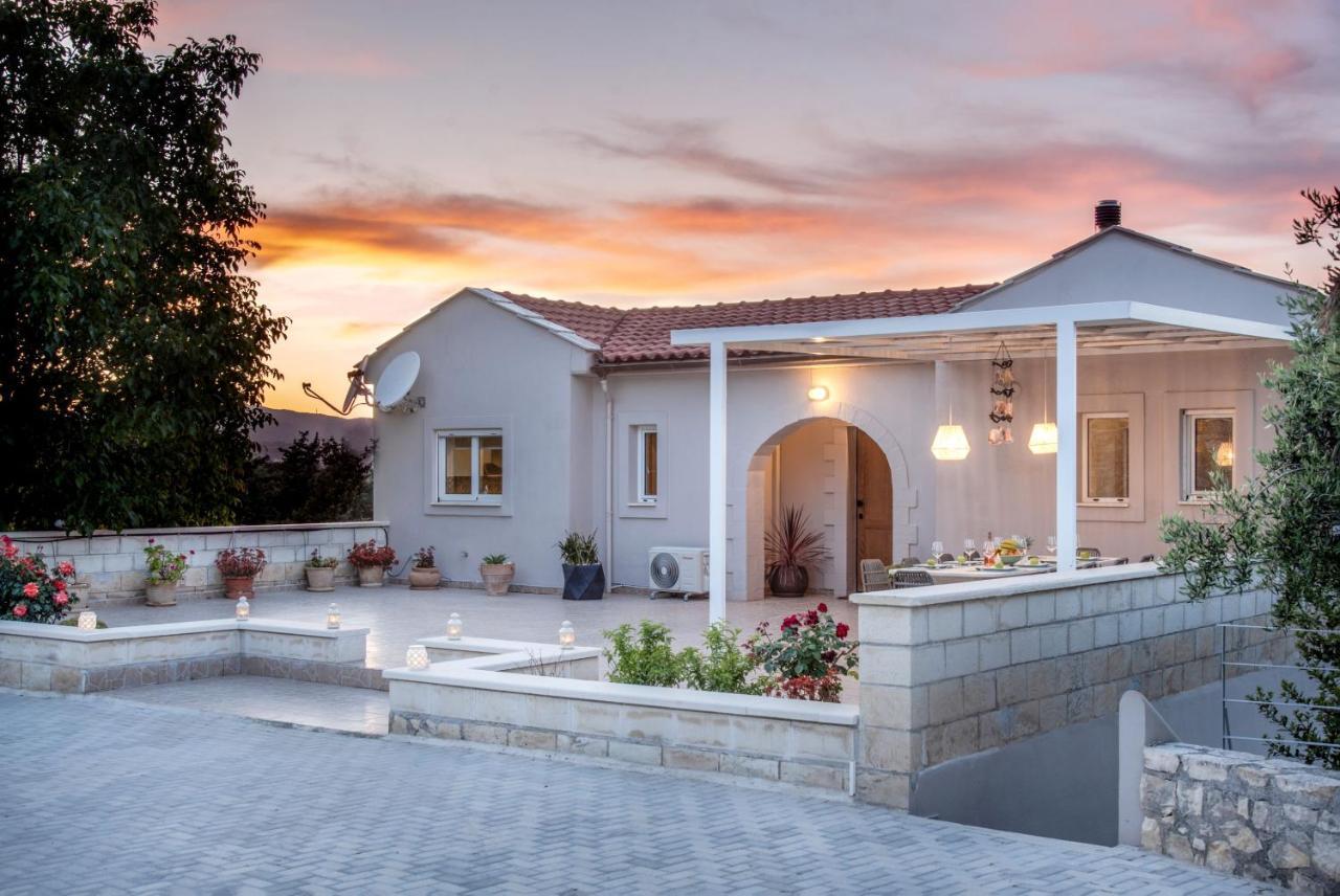 Villa Chrysallis With Heated Pool ゲオルギオポリス エクステリア 写真